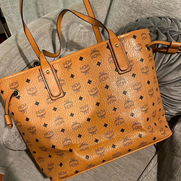 MCM Tote Bag - Picture 2 of 3